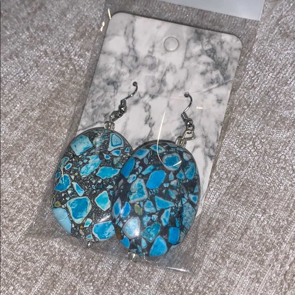 Dangle earrings